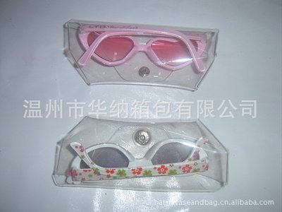 【供應(yīng)pvc透明眼鏡盒(圖),PVCl軟包,時(shí)尚PVC包,透明包,品質(zhì)好】價(jià)格,廠家,圖片,太陽鏡、偏光鏡、時(shí)裝鏡,溫州市華納箱包-